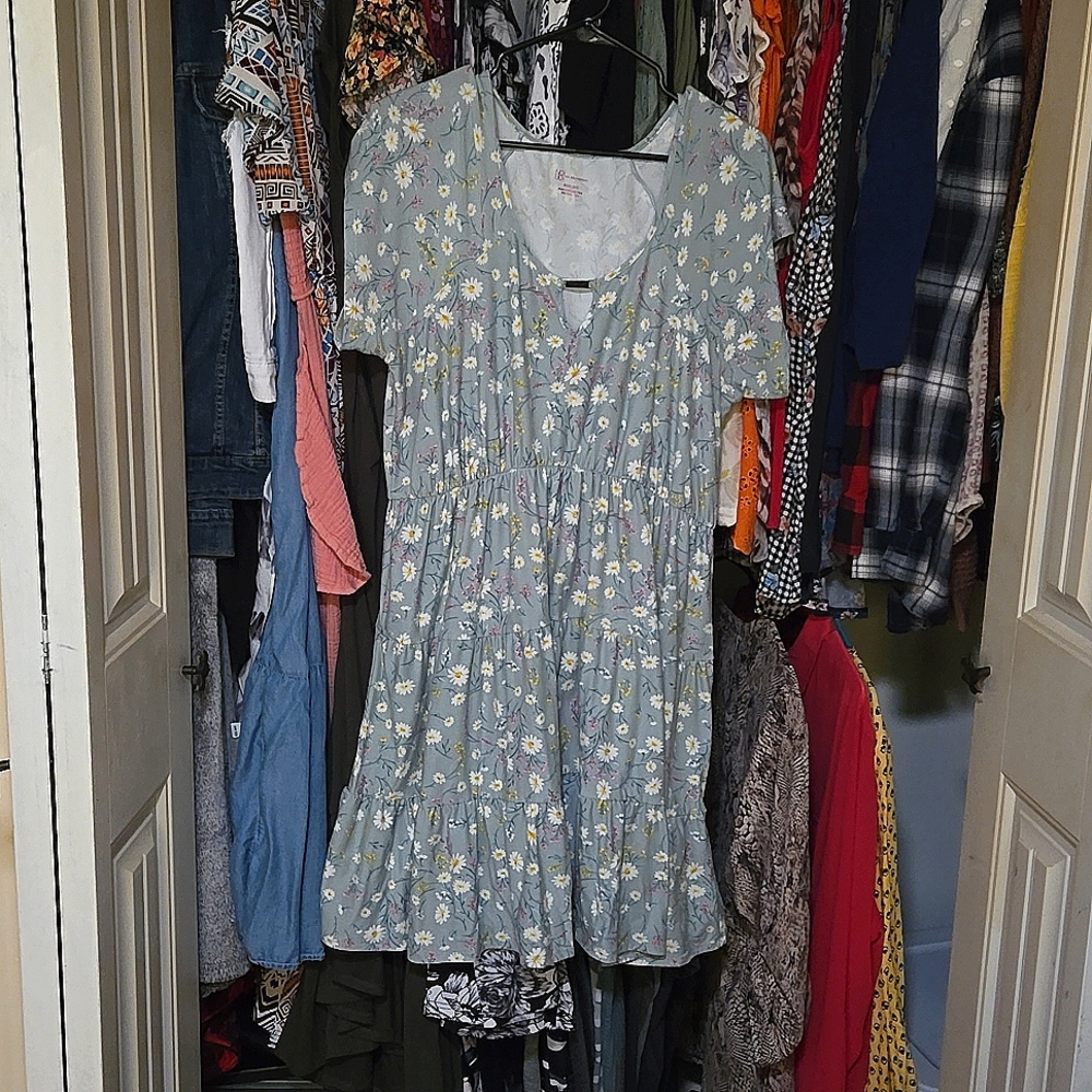 NOBO  XXXL cute daisy print summer dress.